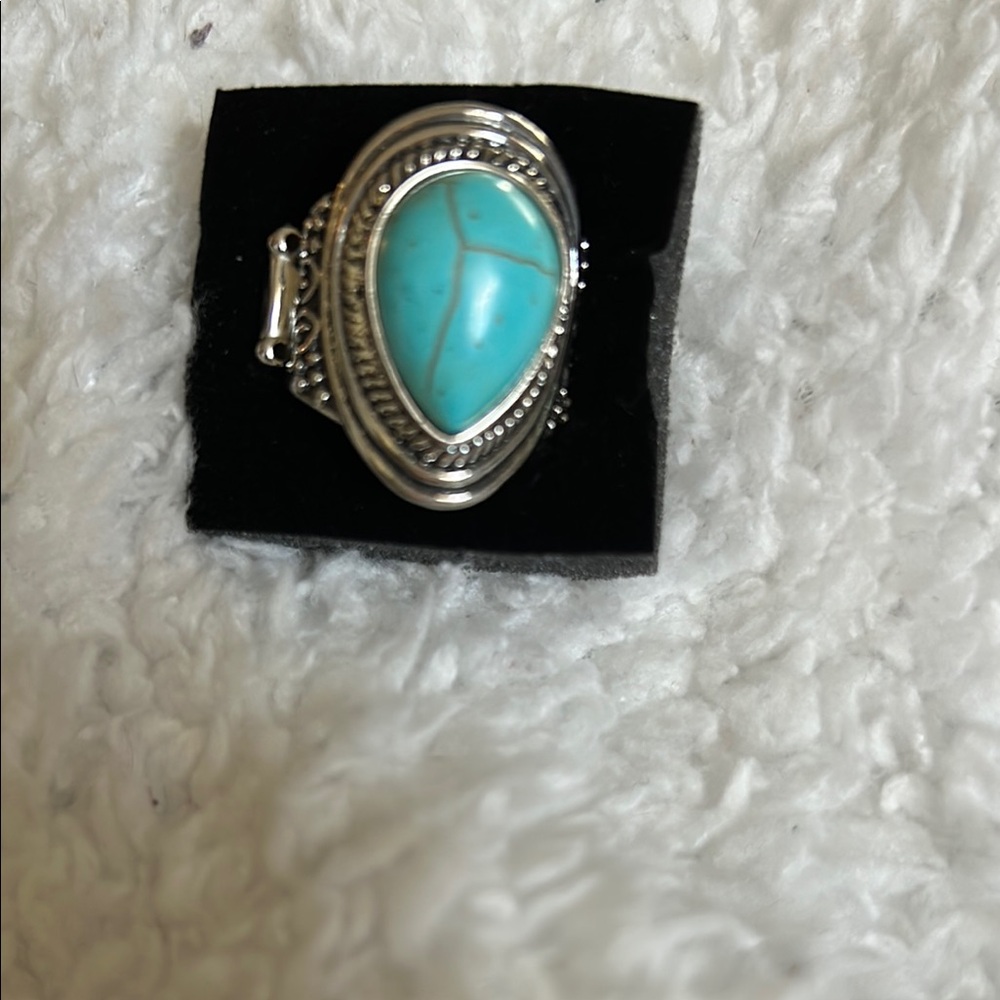 Blue and Silver Vintage-Inspired Ring with Ornate Design